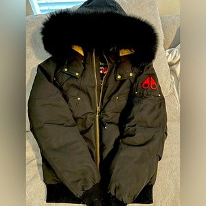 MOOSE KNUCKLES
